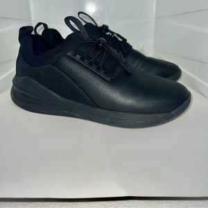 Clove Women’s Classic Sneaker